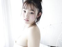FRIDAYデジタル写真集 花咲いより 満載106カット オール未公開の完全版グラビア