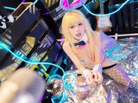 [Cosplay] 咬一口兔娘 喜多川兔女郎