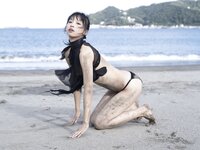 FRIDAYデジタル写真集 華村あすか ビキニでシャワー
