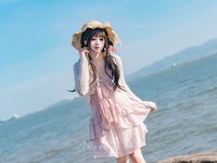[Cosplay] 咬一口兔娘 邻家小妹