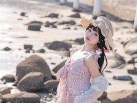 [Cosplay] 咬一口兔娘 邻家小妹