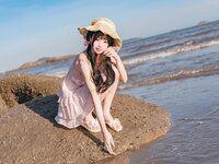 [Cosplay] 咬一口兔娘 邻家小妹