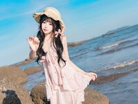 [Cosplay] 咬一口兔娘 邻家小妹