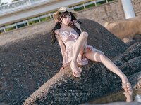 [Cosplay] 咬一口兔娘 邻家小妹