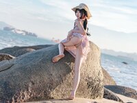 [Cosplay] 咬一口兔娘 邻家小妹