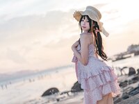 [Cosplay] 咬一口兔娘 邻家小妹