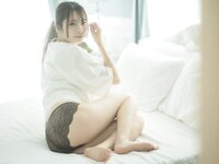 [Photobook] 紅羽りお デジタル写真集 ふれたくなる？ (Wunder Publishing House)