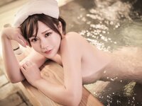 [Photobook] Mai Shirota 白田まい 白田まいと、貸切温泉と、濃厚接触