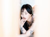Jeon Bo-Yeon (전보연) - T Pants