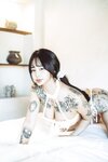 Jeon Bo-Yeon (전보연) - T Pants