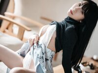 [Photobook] 百瀬菜月 写真集 熱情夜 (Wunder Publishing House)