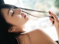 [Photobook] 百瀬菜月 写真集 熱情夜 (Wunder Publishing House)