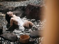 [Photobook] 百瀬菜月 写真集 熱情夜 (Wunder Publishing House)