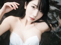 [Photobook] 百瀬菜月 写真集 熱情夜 (Wunder Publishing House)
