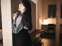 [Photobook] 百瀬菜月 写真集 熱情夜 (Wunder Publishing House)