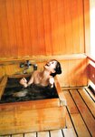 [Photobook] Shiori Kubo 久保史緒里 - 1st Photobook Intersection 交差点 (HQ Scan)