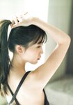 [Photobook] Shiori Kubo 久保史緒里 - 1st Photobook Intersection 交差点 (HQ Scan)