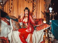 [Cosplay] 钛合金TiTi – 塞上红鸾异域风情