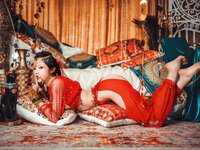 [Cosplay] 钛合金TiTi – 塞上红鸾异域风情