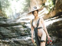 [Cosplay] 钛合金TiTi – 山间