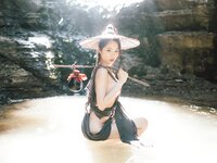 [Cosplay] 钛合金TiTi – 山间