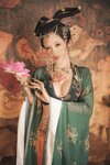 [Cosplay] 钛合金TiTi – 画中仙
