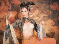 [Cosplay] 钛合金TiTi – 画中仙