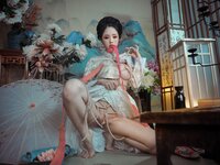 [Cosplay] 钛合金TiTi – 霜花店