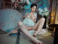 [Cosplay] 钛合金TiTi – 霜花店