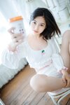 [Cosplay] 年年 – 爱吃棒棒糖的少女