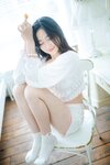 [Cosplay] 年年 – 爱吃棒棒糖的少女