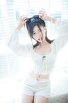 [Cosplay] 年年 – 爱吃棒棒糖的少女