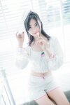 [Cosplay] 年年 – 爱吃棒棒糖的少女