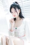 [Cosplay] 年年 – 爱吃棒棒糖的少女