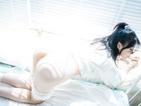 [Cosplay] 年年 – 爱吃棒棒糖的少女