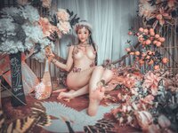 [Cosplay] 钛合金TiTi – 含香