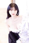 [SAINT Photolife] Yuna (유나) - Vol.24 Merry Yuna’s Xmas