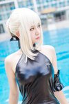 [Cosplay] 秋山AkI 水着黑SABER
