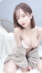 [Fantia] 2022年11月 いくみ – (193iKkyu3)