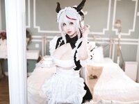 [Cosplay] rioko凉凉子 妄想航线 港区的龙女仆
