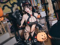 [Cosplay] 咬一口兔娘 万圣节看护士