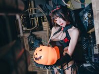 [Cosplay] 咬一口兔娘 万圣节看护士