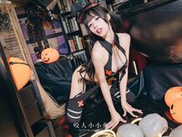 [Cosplay] 咬一口兔娘 万圣节看护士