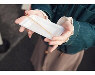 [Photobook] 真奈 グラビア写真集 むにむにする？(wunder publishing house)