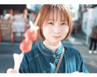 [Photobook] 真奈 グラビア写真集 むにむにする？(wunder publishing house)