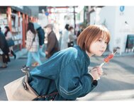 [Photobook] 真奈 グラビア写真集 むにむにする？(wunder publishing house)