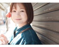[Photobook] 真奈 グラビア写真集 むにむにする？(wunder publishing house)