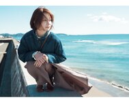 [Photobook] 真奈 グラビア写真集 むにむにする？(wunder publishing house)