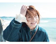 [Photobook] 真奈 グラビア写真集 むにむにする？(wunder publishing house)