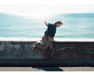 [Photobook] 真奈 グラビア写真集 むにむにする？(wunder publishing house)